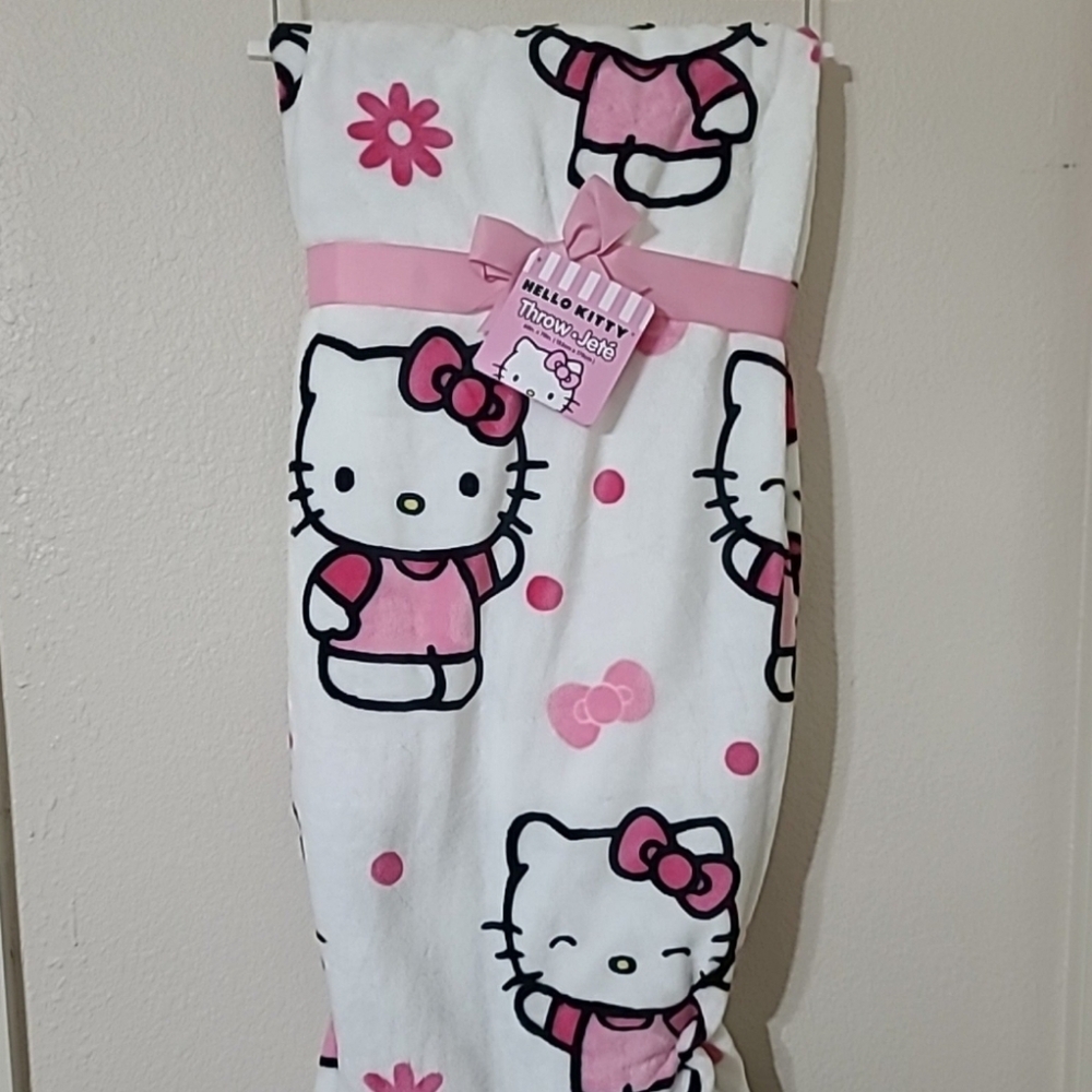 Hello Kitty Spring Reversible Throw Blanket Pink Daisy Bow Super Soft 60x70 NWT